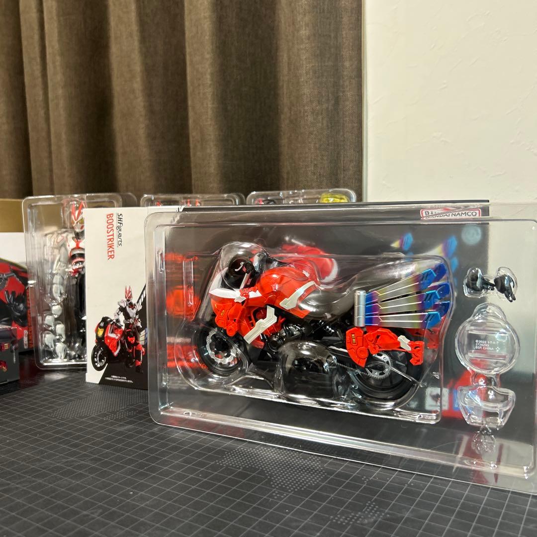 s.h.figuarts仮面ライダーギーツマグナム、ブースト、レーザーブースト等