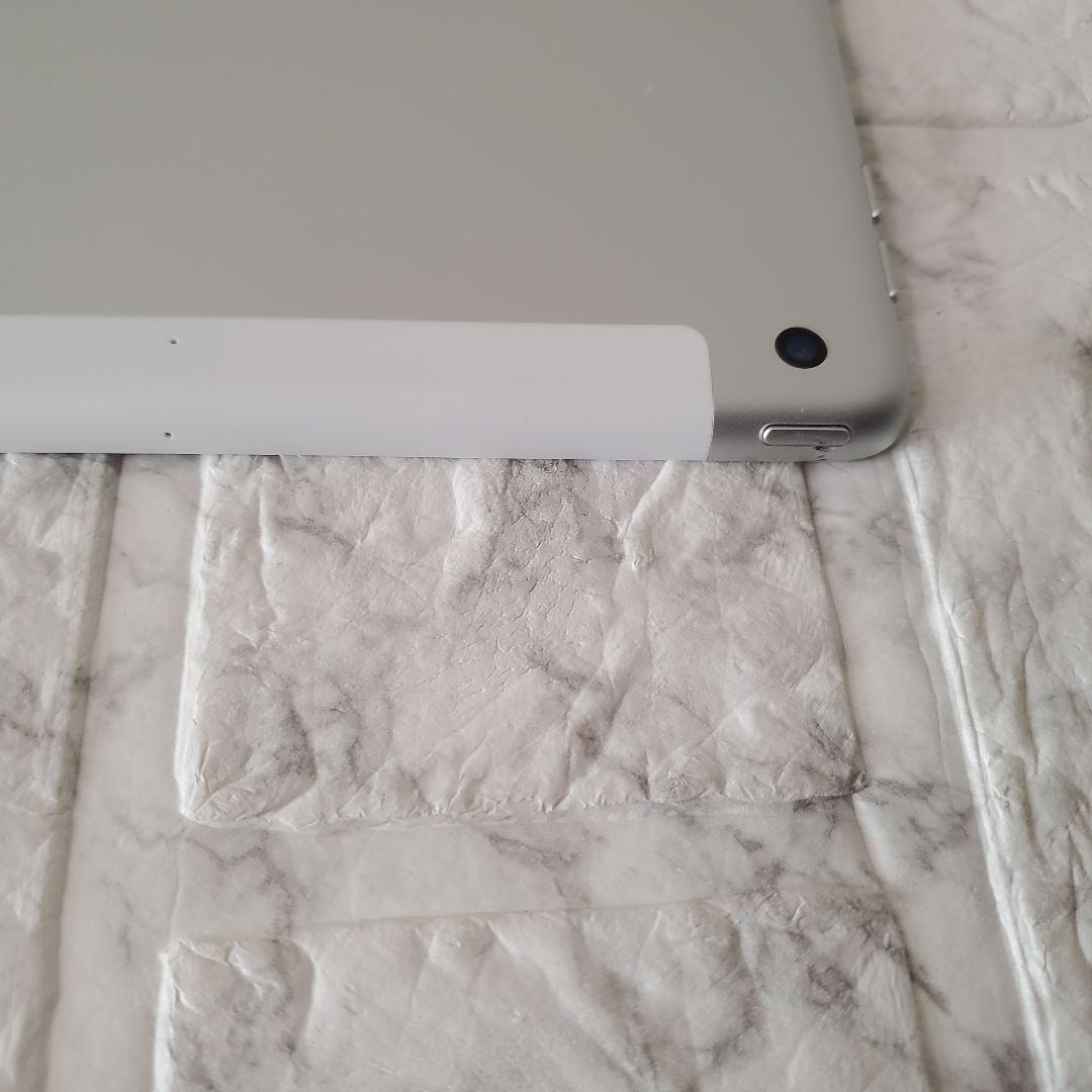 258 iPad 7世代 128GB SIMフリー シルバー