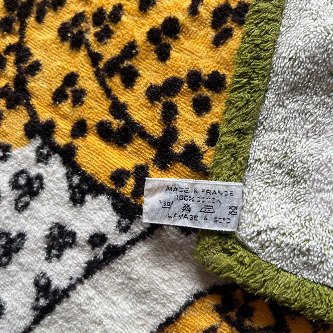 エルメスの大判マルチタオル