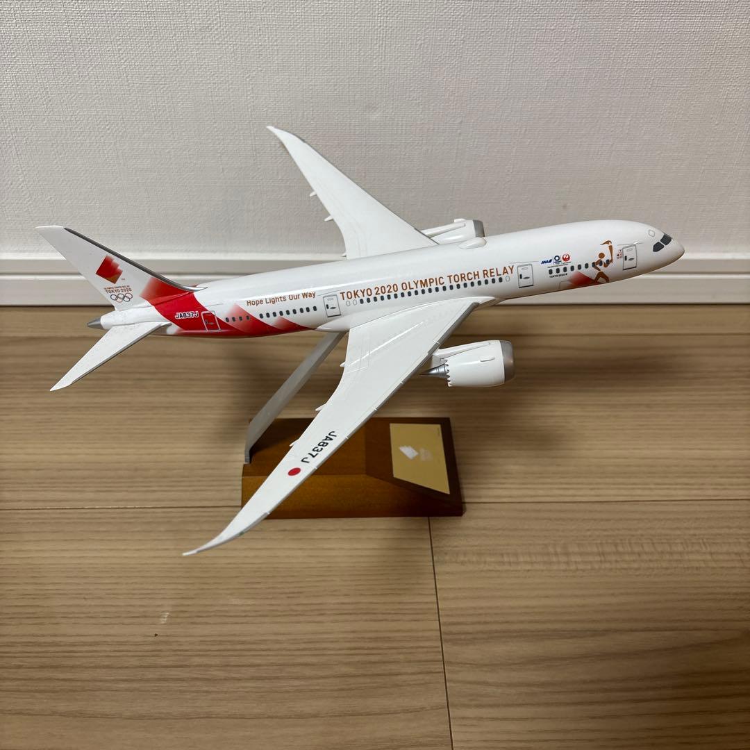 【貴重】東京2020オリンピック聖火特別輸送機　1/200スケールモデルプレーン