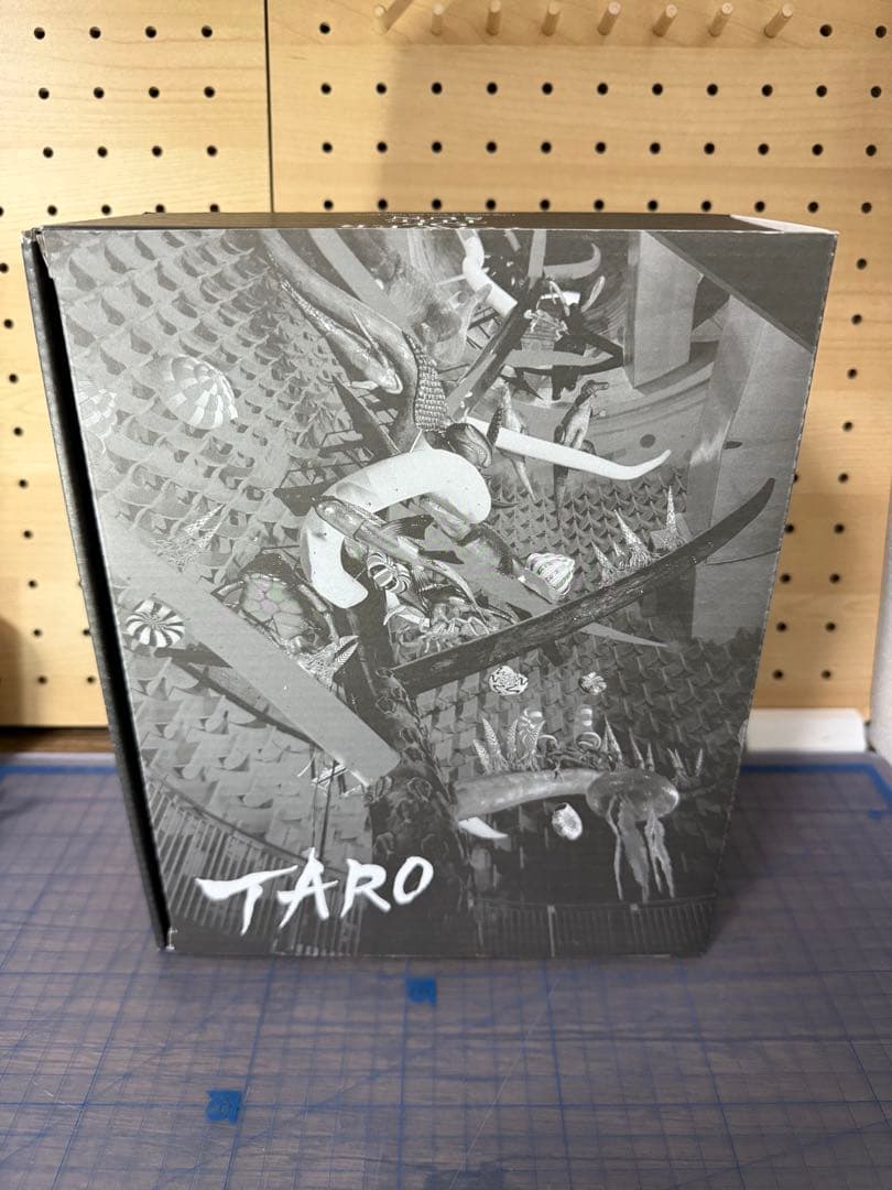 太陽の塔 1/350 ソフトビニール製塗装済完成モデル