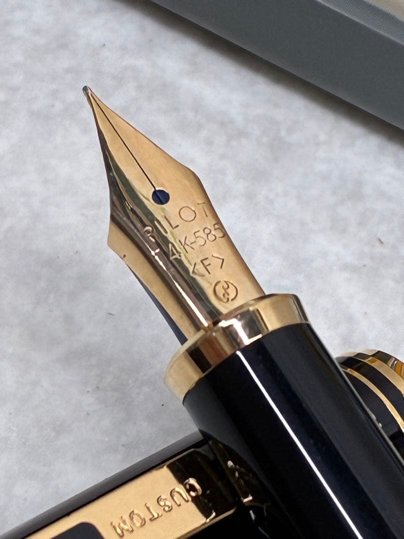 新品 PILOT パイロット カスタム 万年筆 <F> ペン先 14K 585