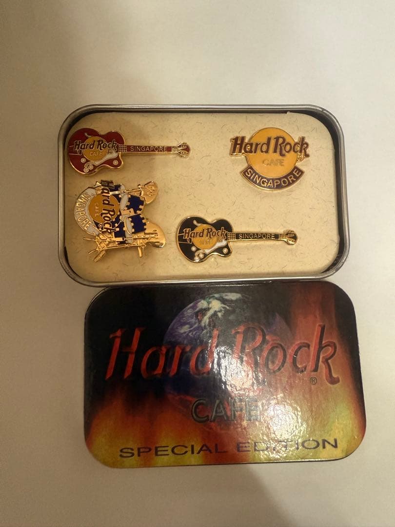 【レア】ハードロックカフェ ピンバッジ 49個セット