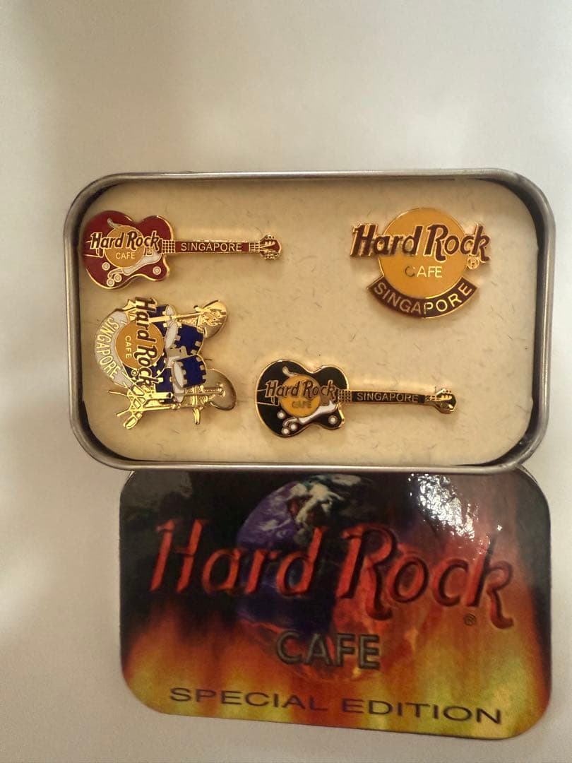 【レア】ハードロックカフェ ピンバッジ 49個セット