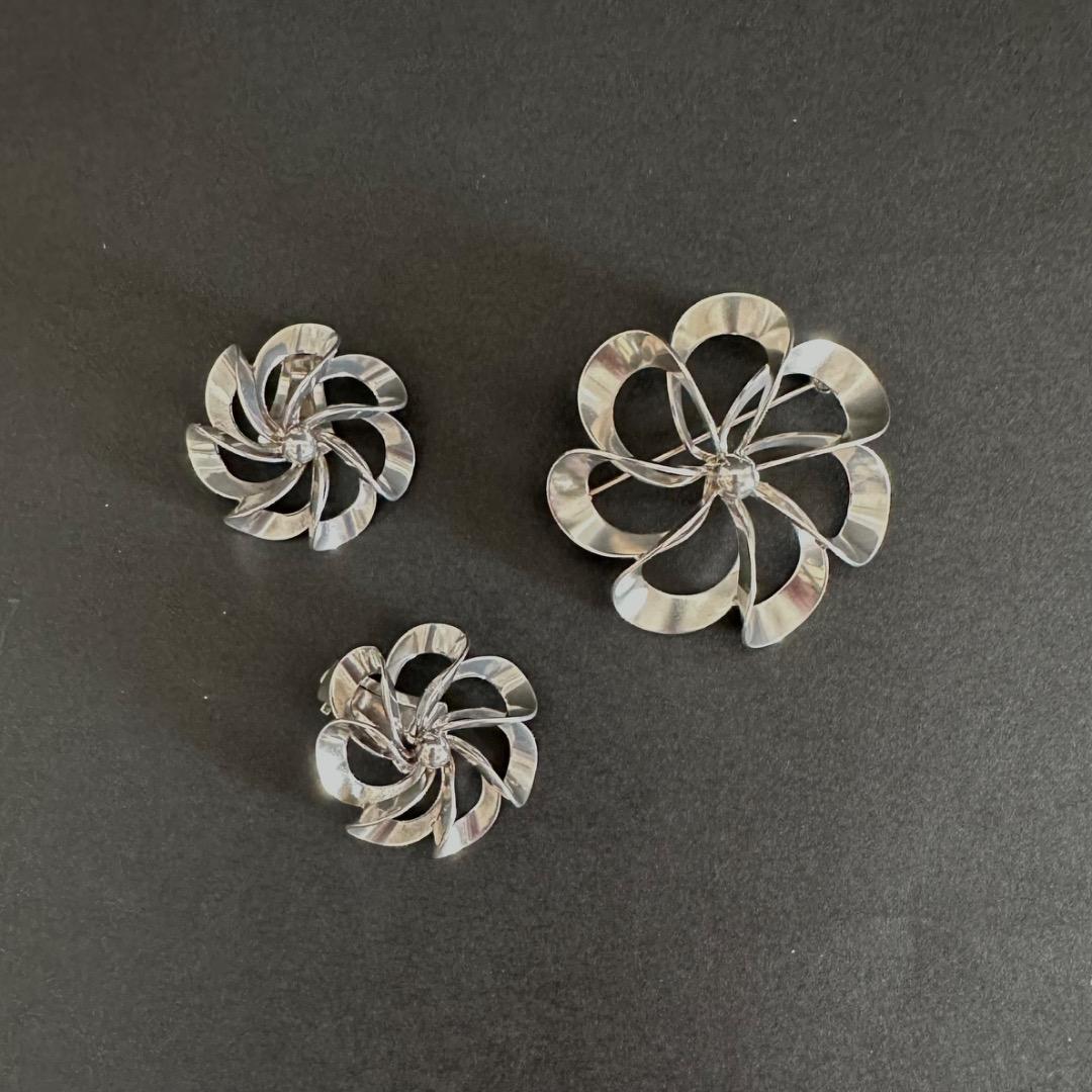 【美品！現品限り】N.E.From 銀の花 ブローチ &イヤリングセット