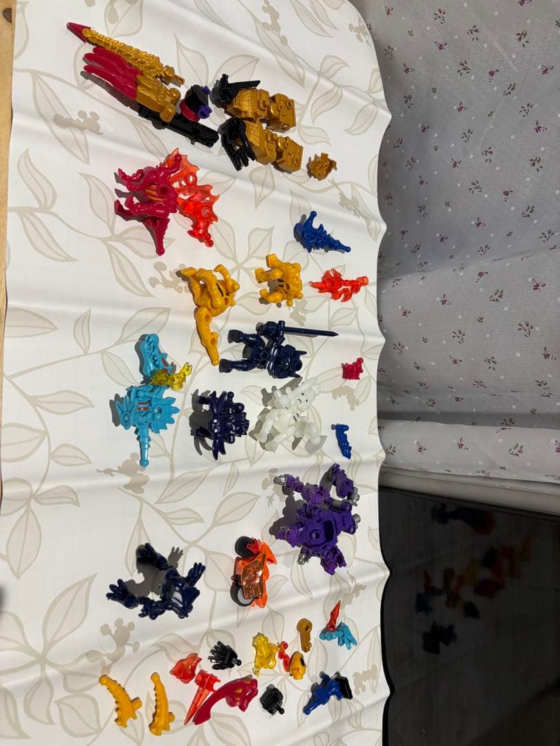 恐竜・ロボットフィギュアセット