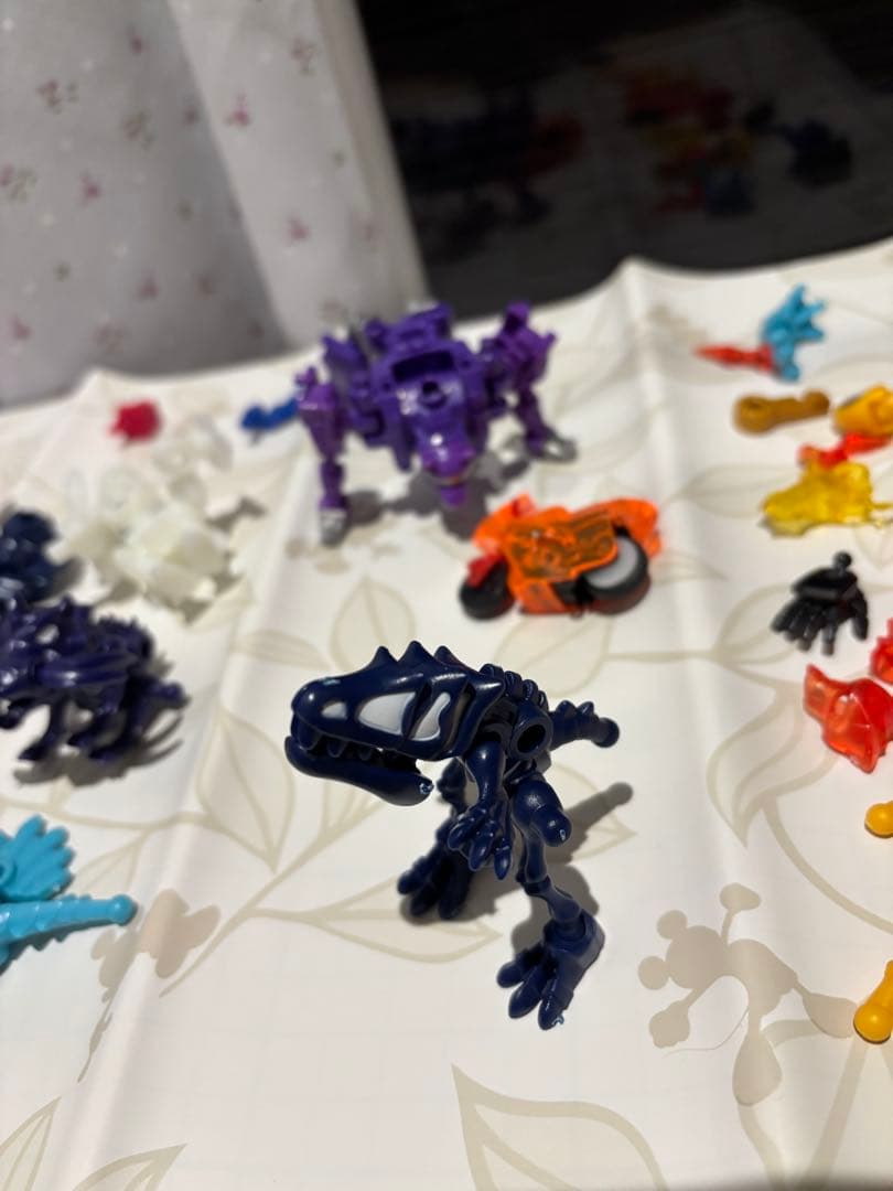 恐竜・ロボットフィギュアセット