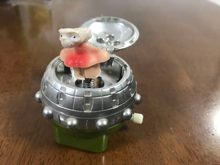 E.T. UFOから飛び出るおもちゃ
