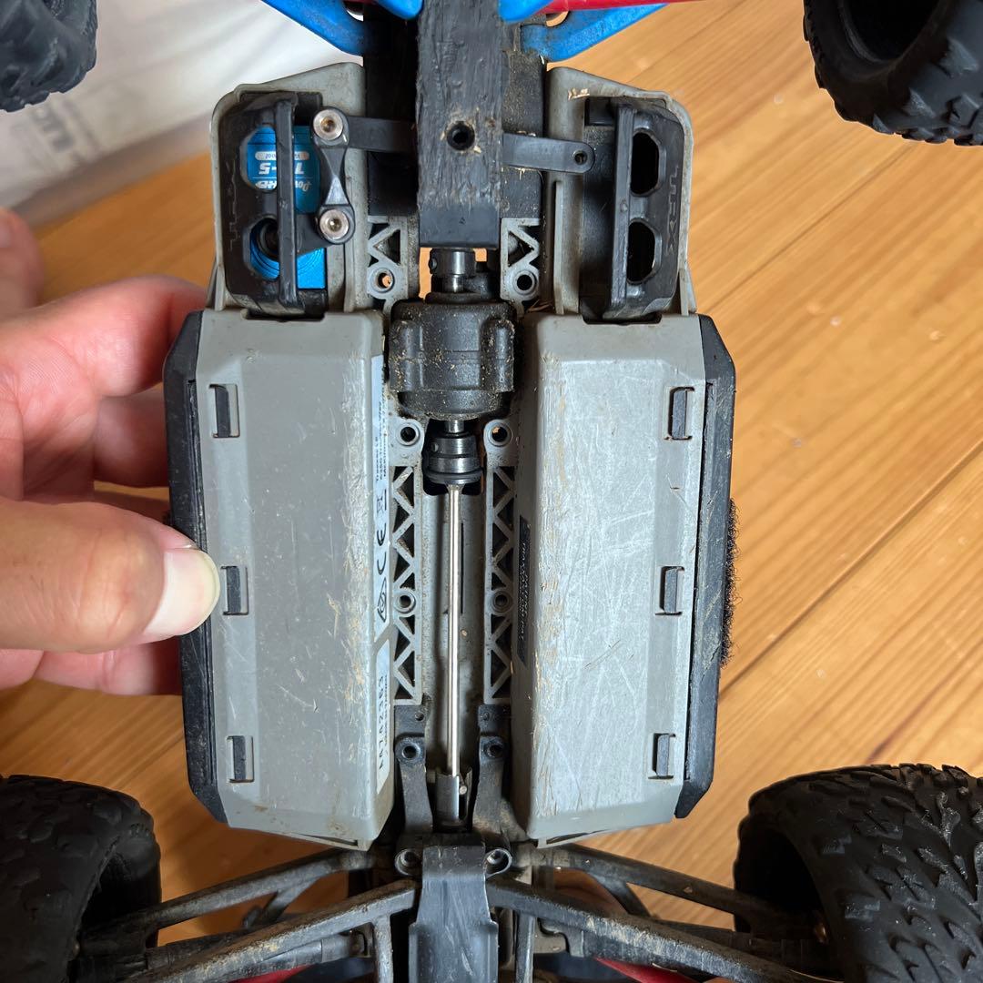 トラクサス　e-revo 1/16 VXL RTR