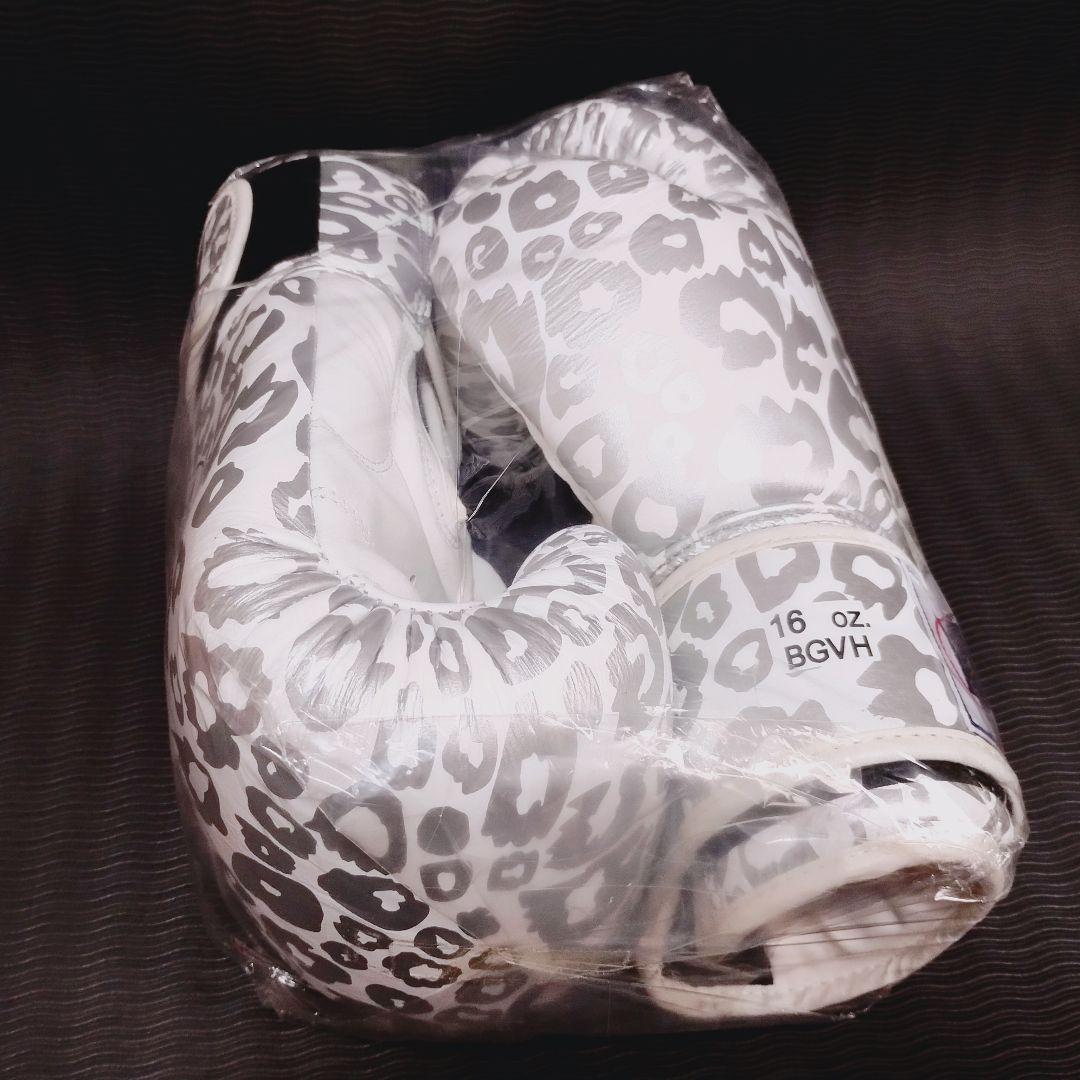 正規品 WINDY ボクシンググローブ 16oz ホワイト/シルバー ヒョウ柄