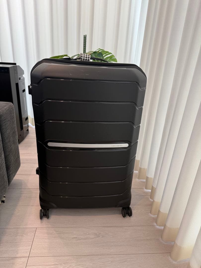 サムソナイトSamsoniteブラックハードシェルキャリーケース