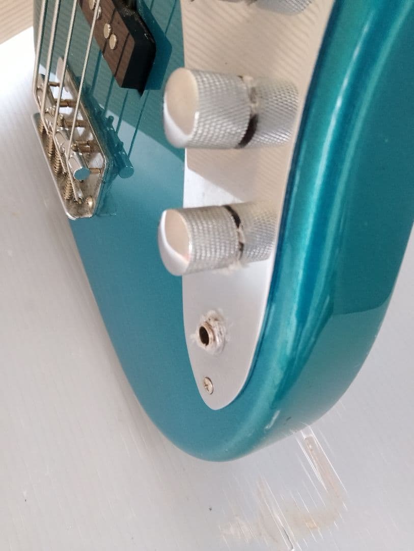 Bacchus（バッカス）のジャズベースタイプのエレキベース(あ84)