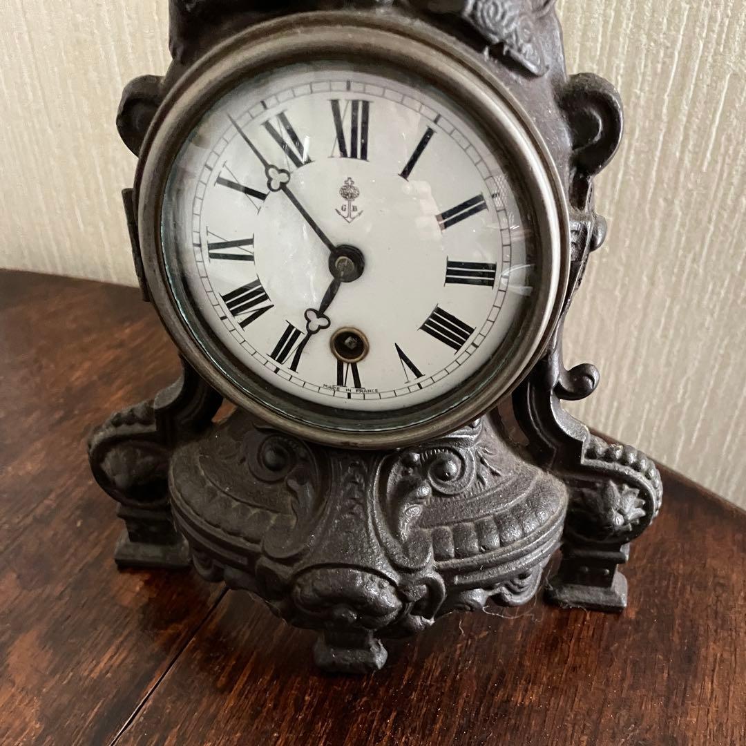 フランス製のゼンマイ式振子アンティーク置き時計