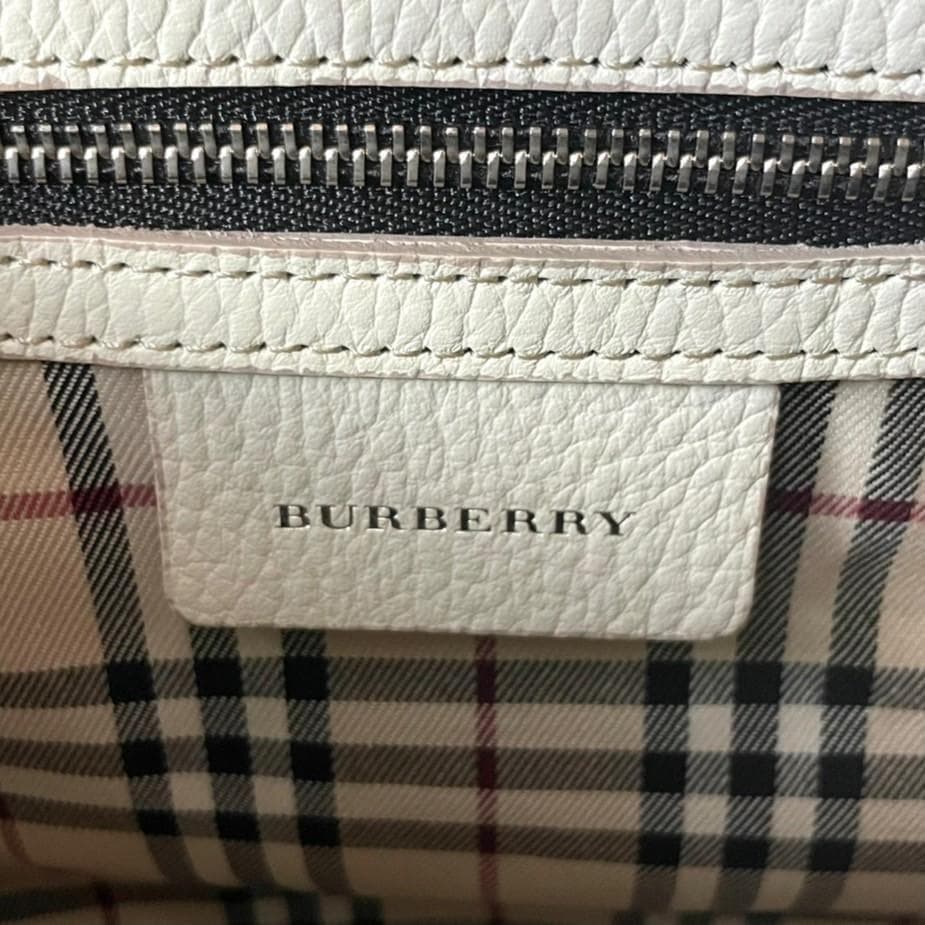 極美品✨ BURBERRY バーバリー ノバチェック レザー ハンドバッグ 白