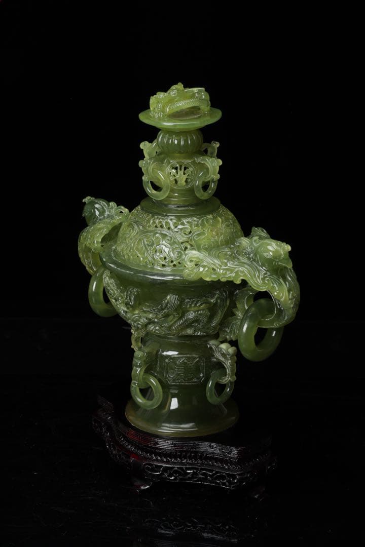 中国古玩 翡翠玉石 彫刻 龍蓋 耳 香炉 唐木台付 細密細工 古美術品 骨董品