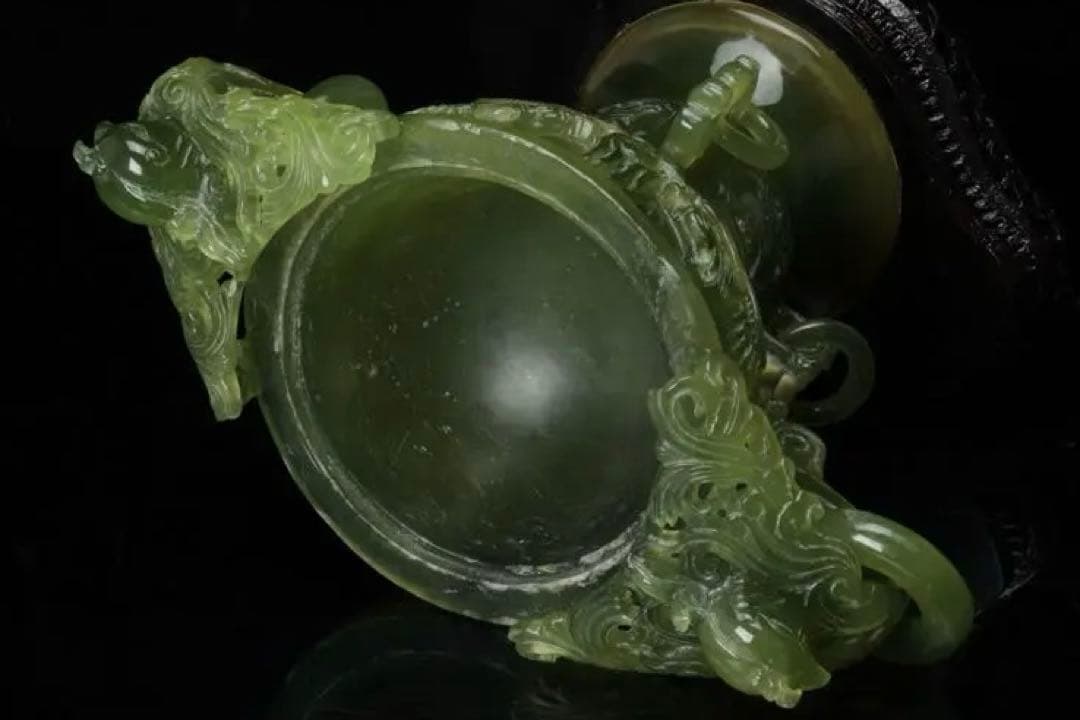 中国古玩 翡翠玉石 彫刻 龍蓋 耳 香炉 唐木台付 細密細工 古美術品 骨董品