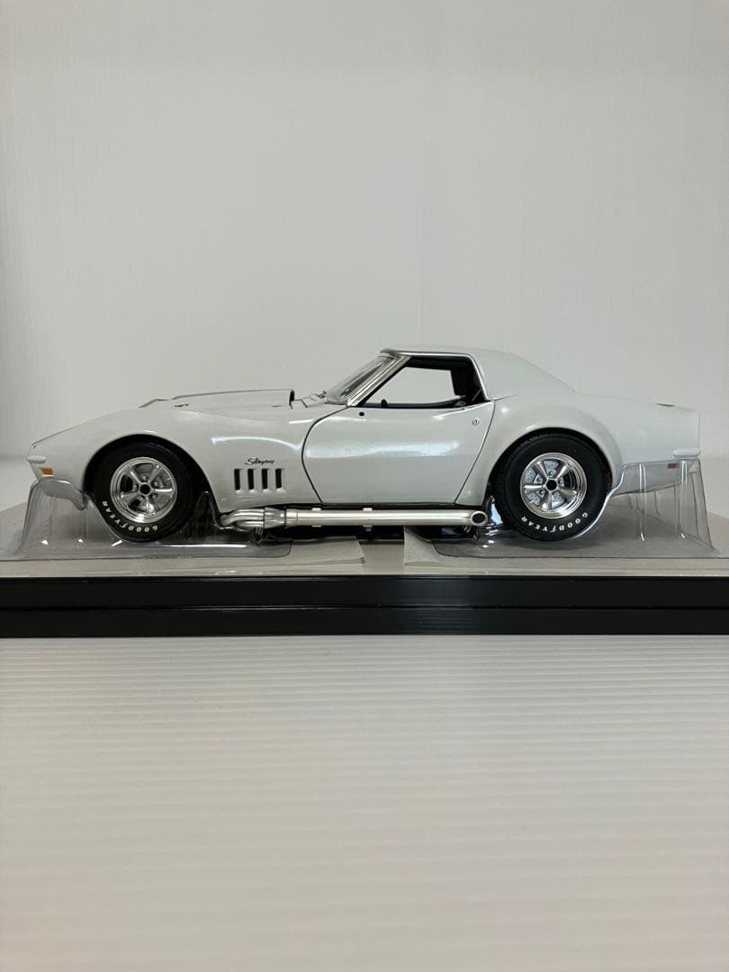 ミニカー 1/18 CORVETTE L-88 1969 GM Test Car