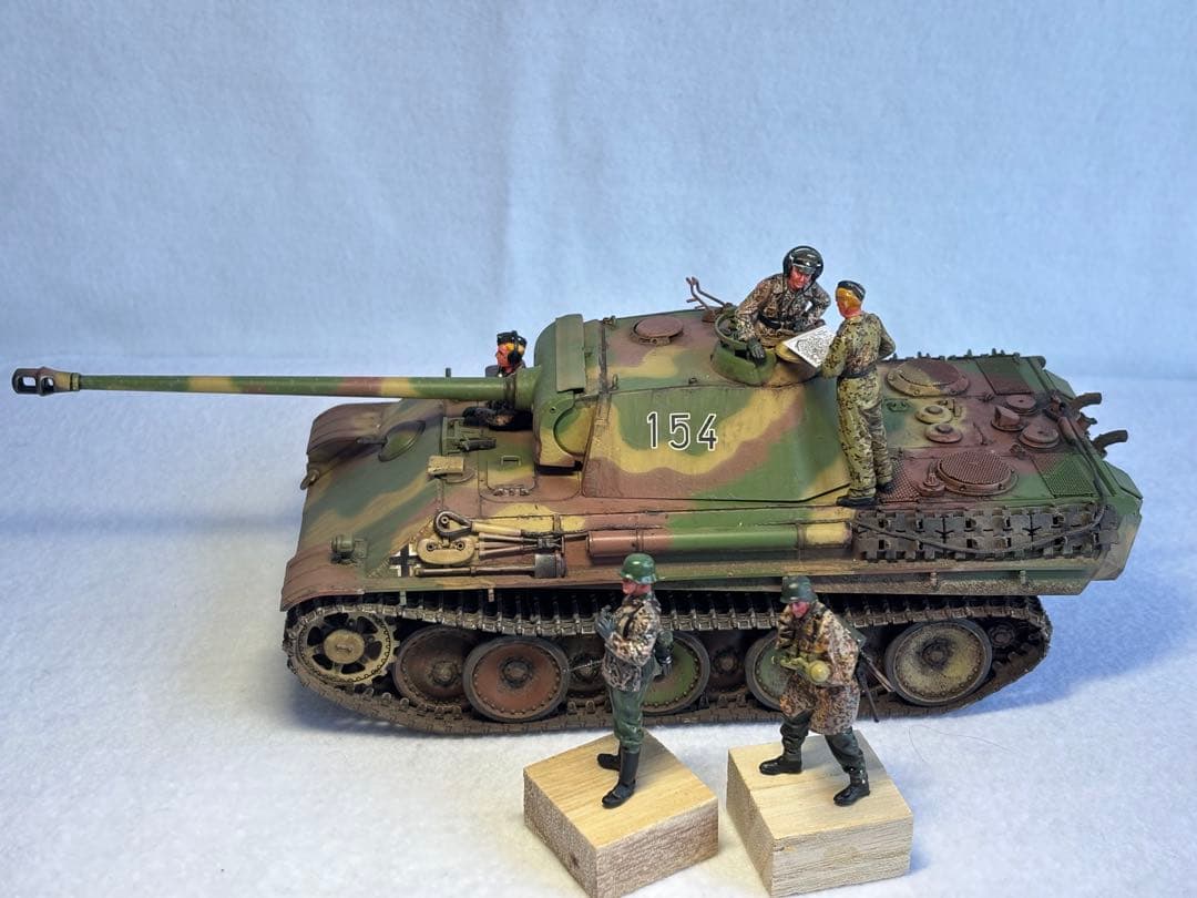 1／３５ドイツ陸軍パンサーG型戦車プラモデル完成品