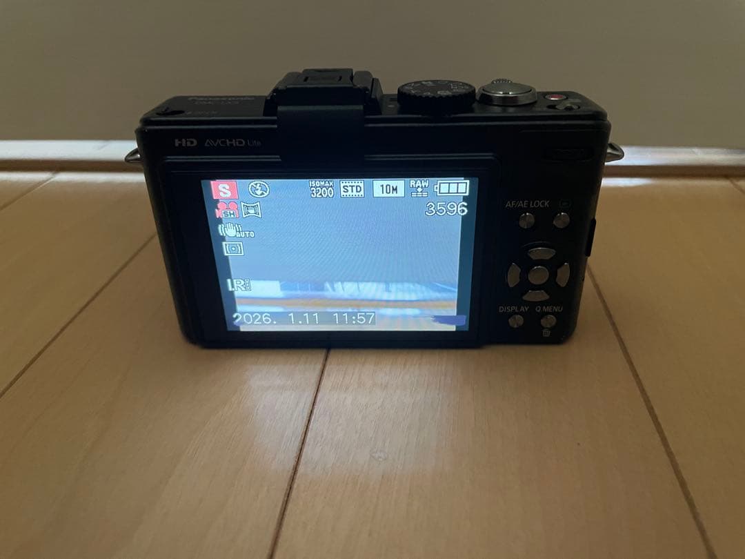 【D】様　シャッター数879回 LUMIX DMC LX5