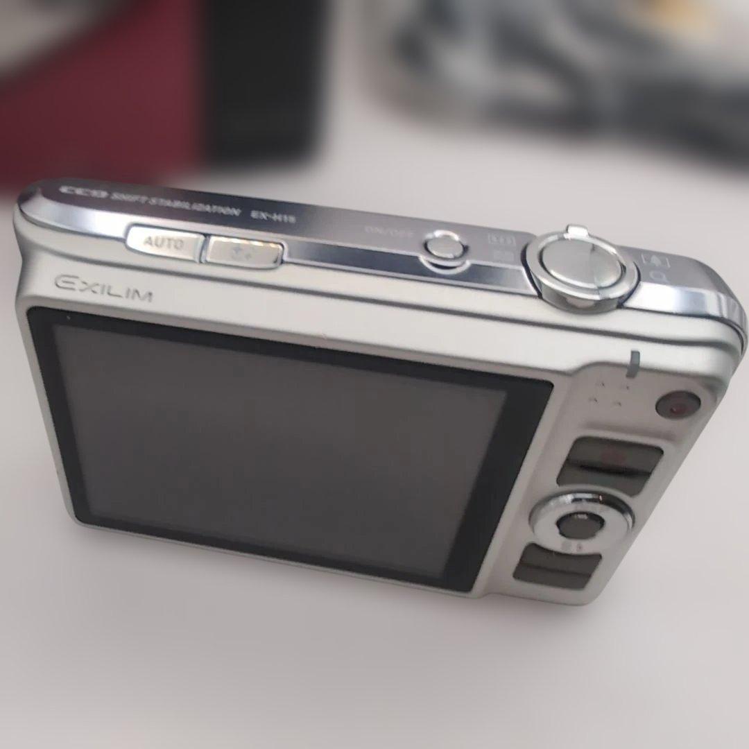 カシオ　デジタルカメラ　EX-H15 説明書、充電器 各種コード付