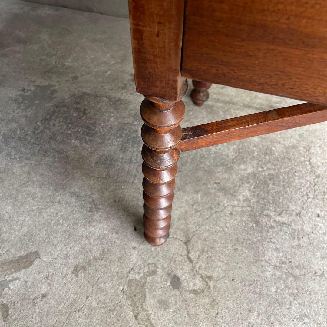 英国アンティーク　ナイトテーブル