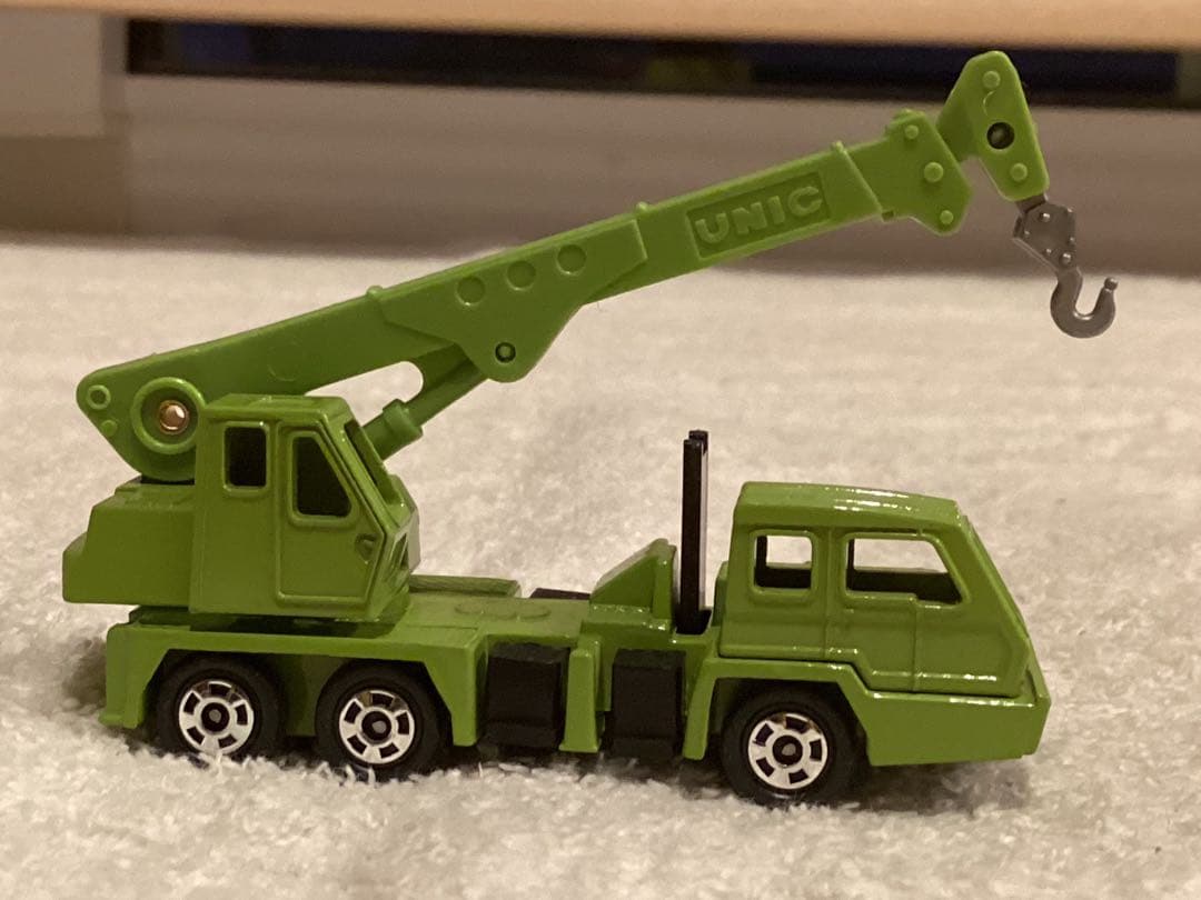 トミカ　NO.72ニッサンディーゼル　ユニックトラック　クレーン　スーパーギフト