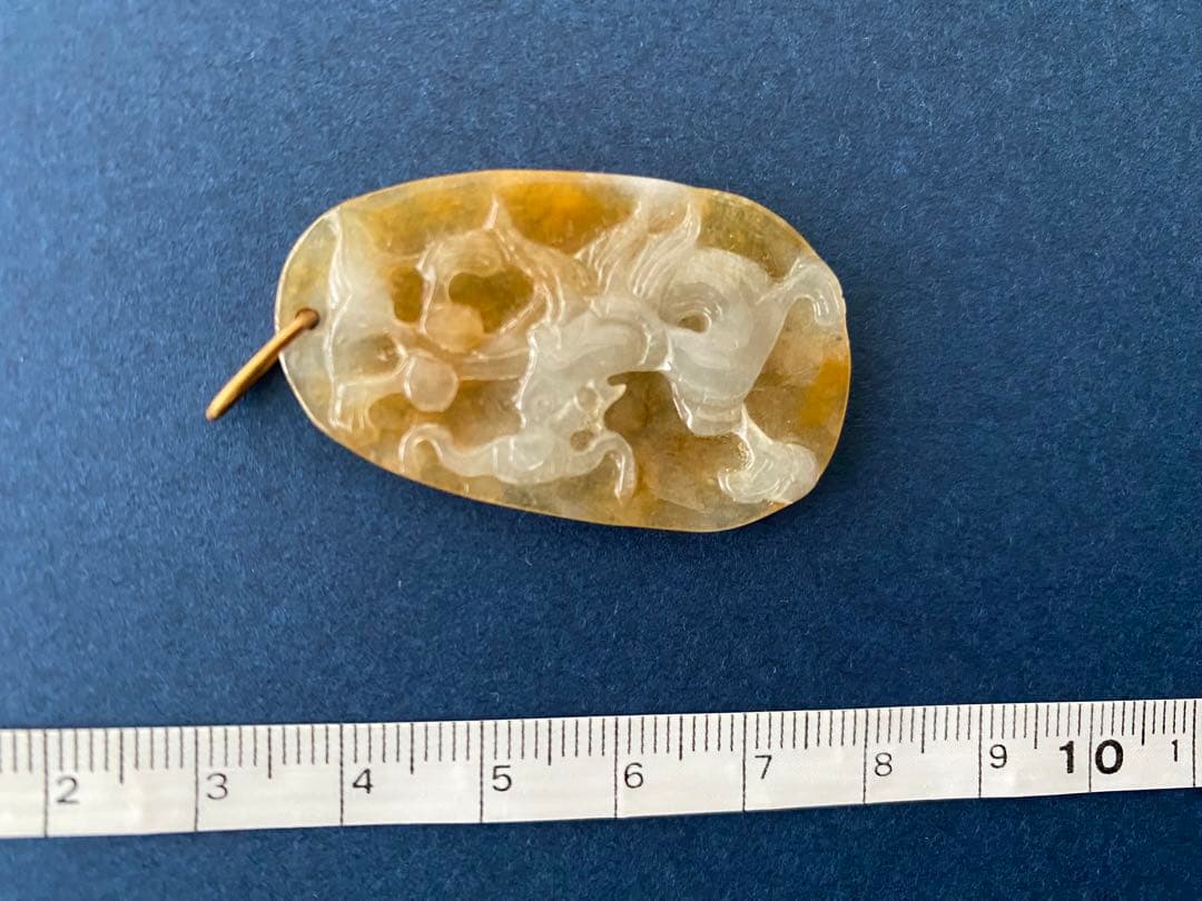 翡翠・彫刻ペンダントヘッド・ドラゴン・龍