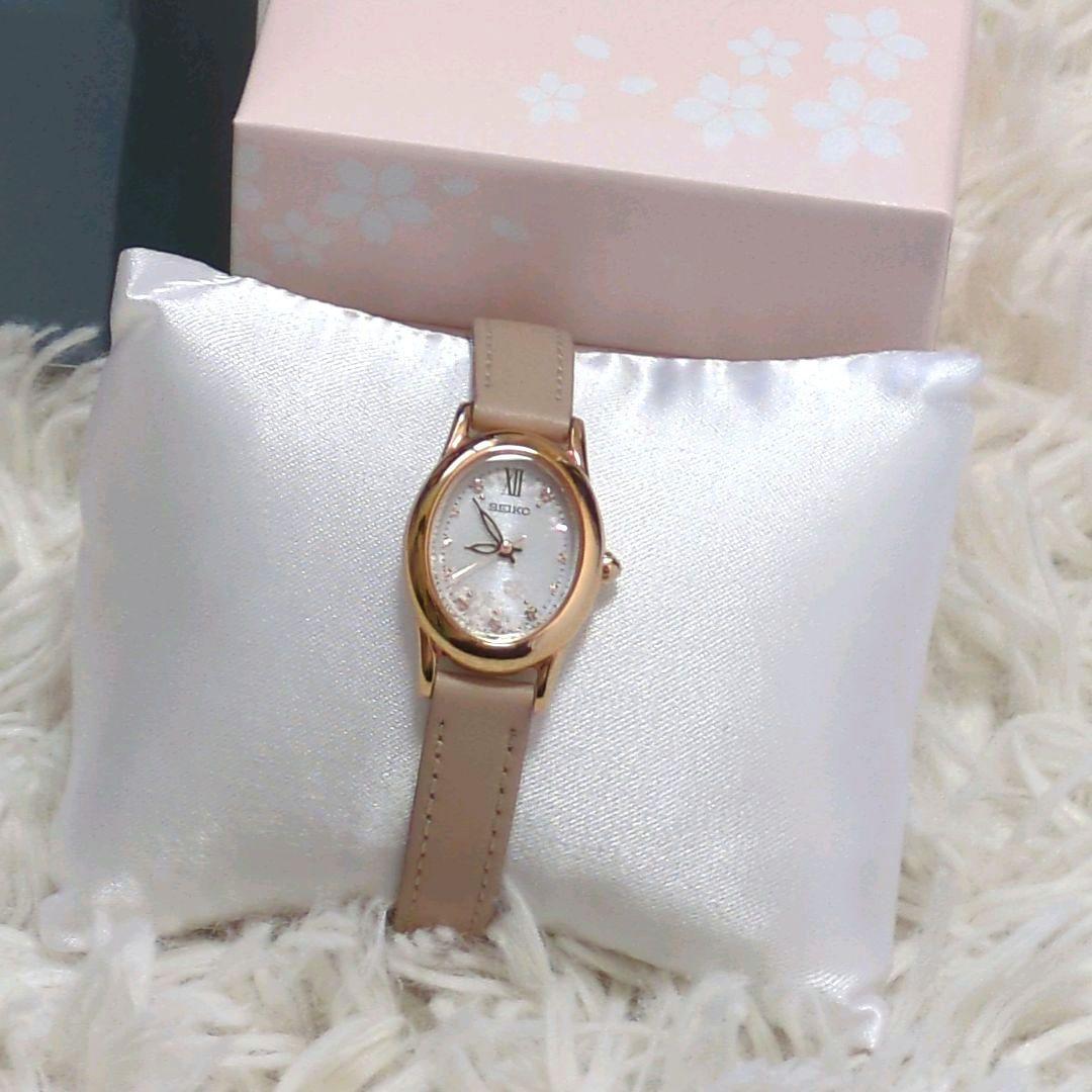 未使用に近い　セイコー2025 ソーラー 腕時計　サクラエディション　レディース