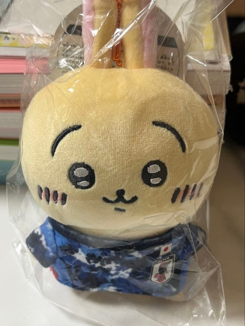 最安値 ちいかわ ぷちミニマスコット うさぎ サッカー 日本代表 ステッカー