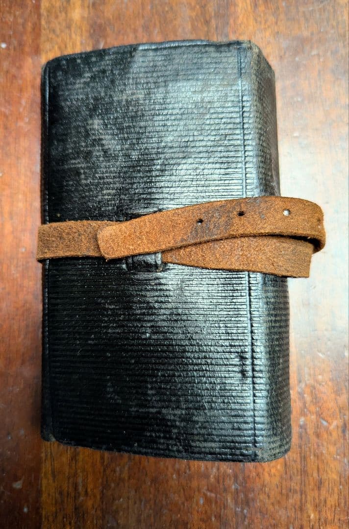 イギリスアンティーク １８世紀 毛針ノート 革装フライ手帳 英国 フィッシング