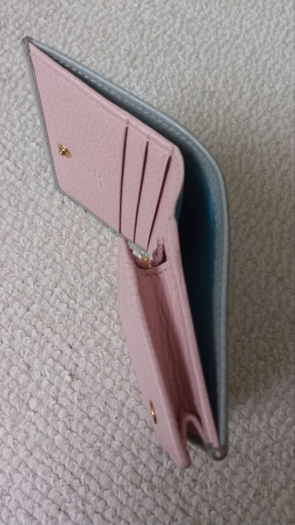 Gucci 二つ折り財布 グレー