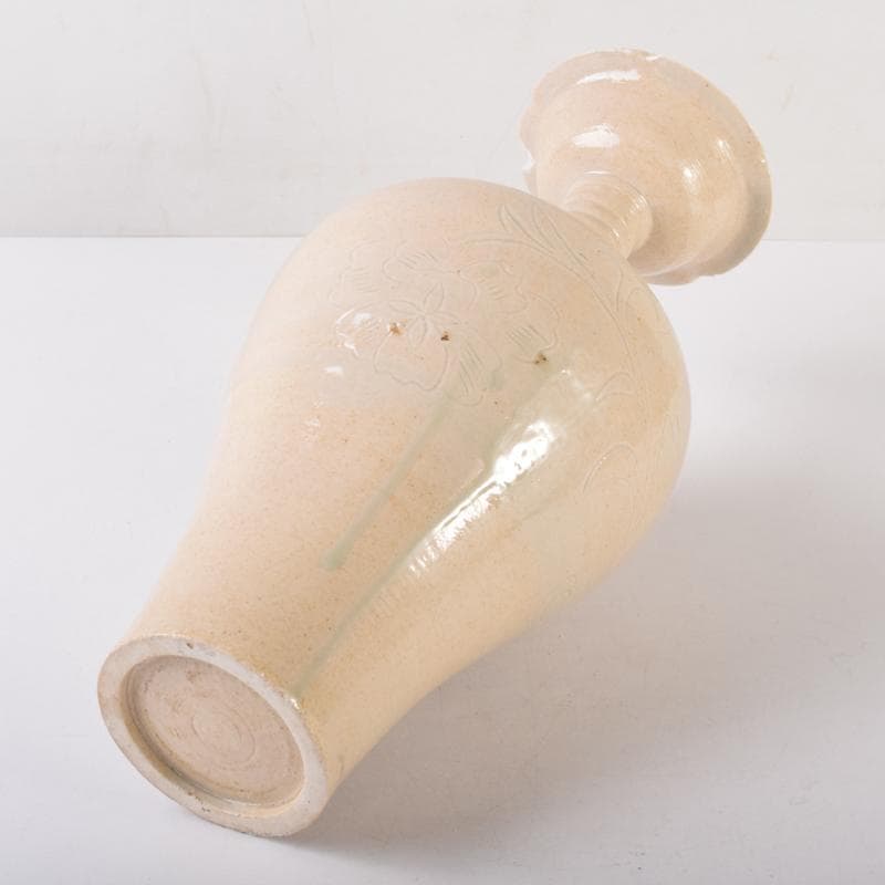 中国　徳化窯白磁　花草刻　花口瓶　C　7060A