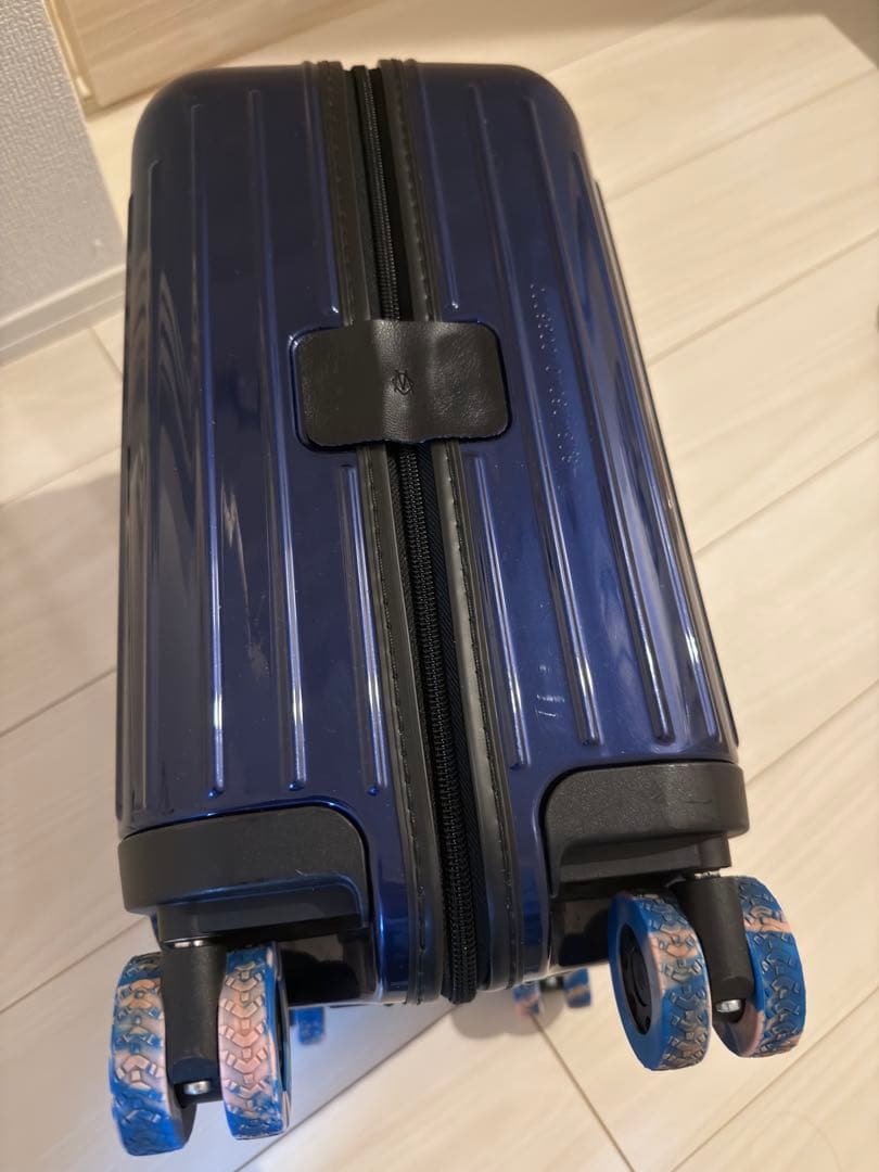 RIMOWA リモワ キャリーケース エッセンシャルライトTSAロック 22L