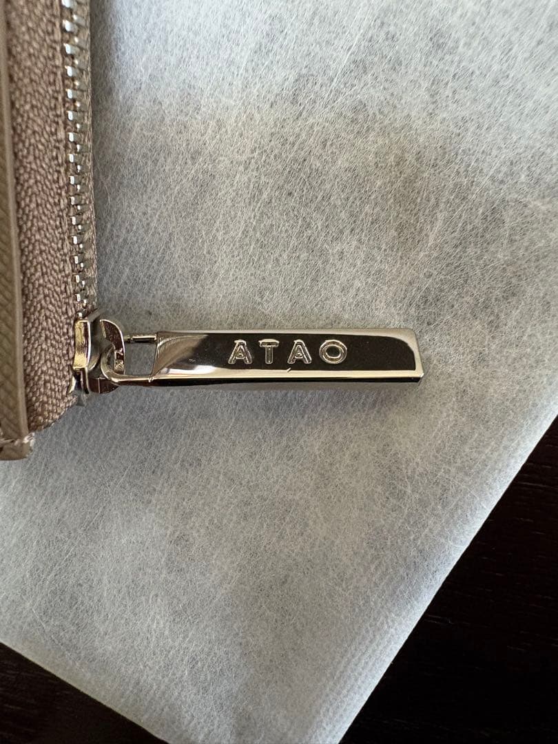 新品・未使用　ATAO ミニ財布チェス　二つ折り財布 ベージュ