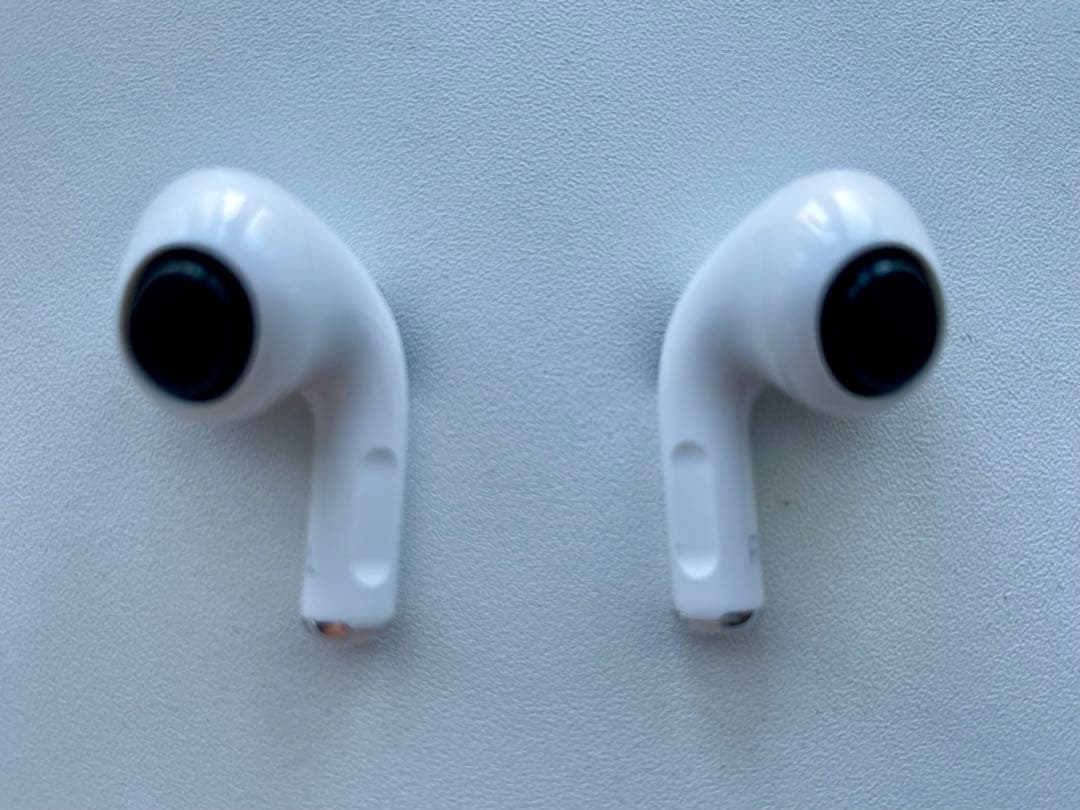 正規品 AirPods Pro第２世代 Lightning 充電ケース付き