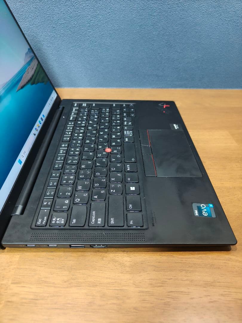 2022年式 Thinkpad X1 carbon gen10 i5/16GB