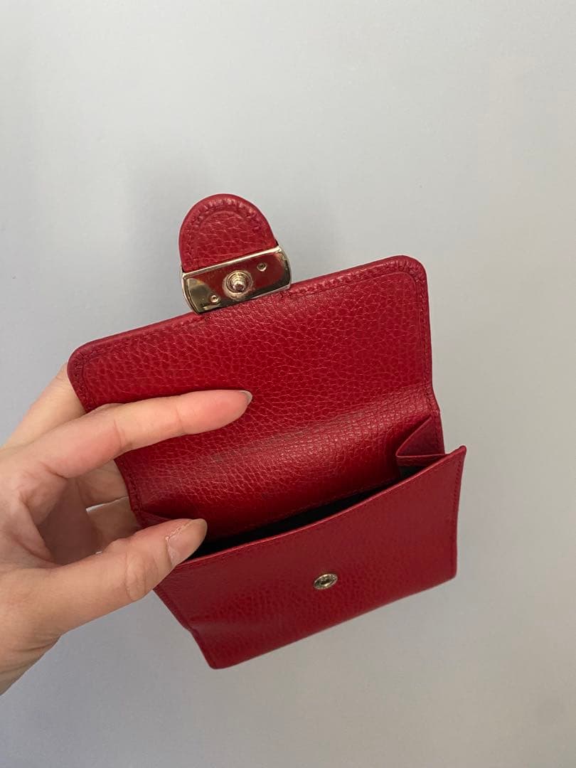 GUCCI 赤 レザー 二つ折り財布