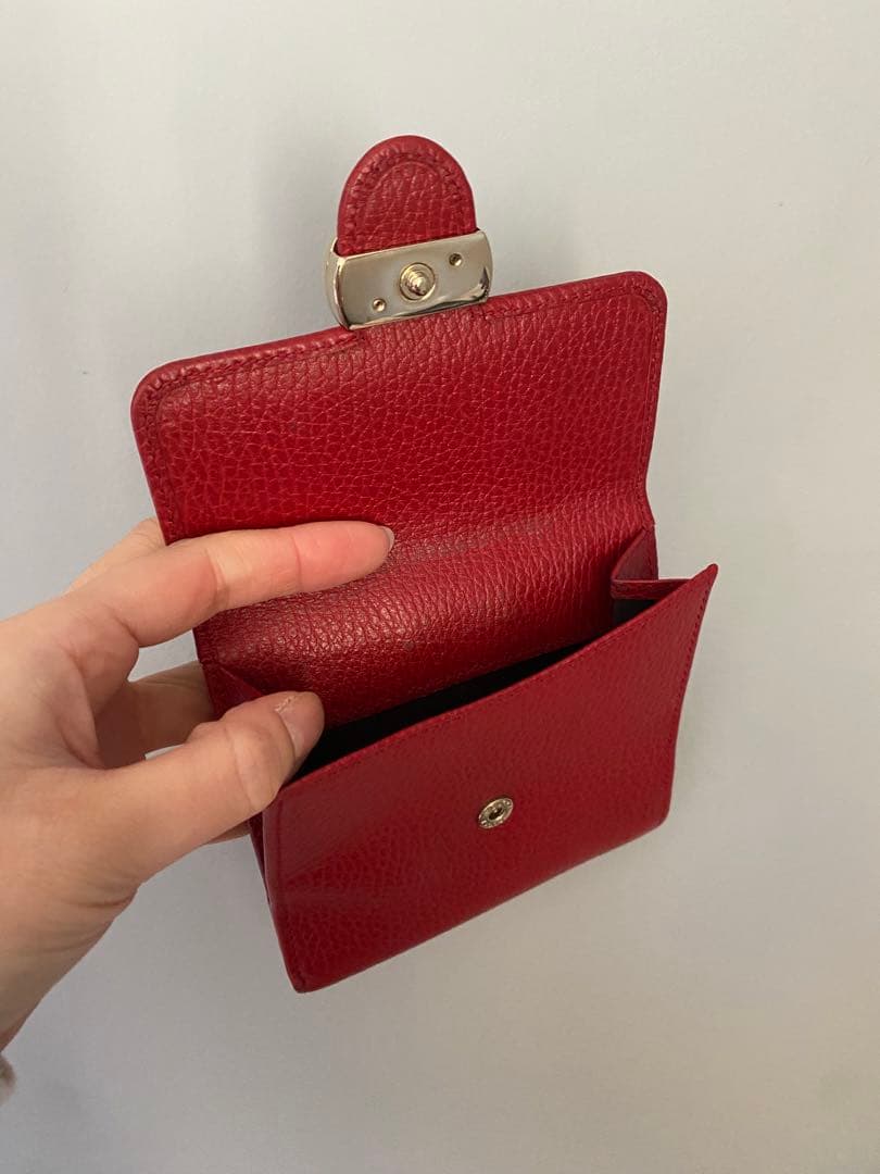 GUCCI 赤 レザー 二つ折り財布