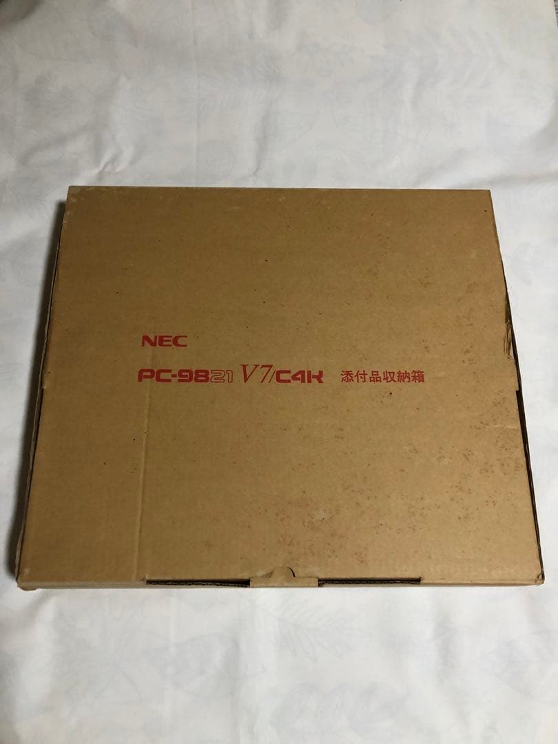 NEC PC-9821用キーボードを付属品添付箱に入れて