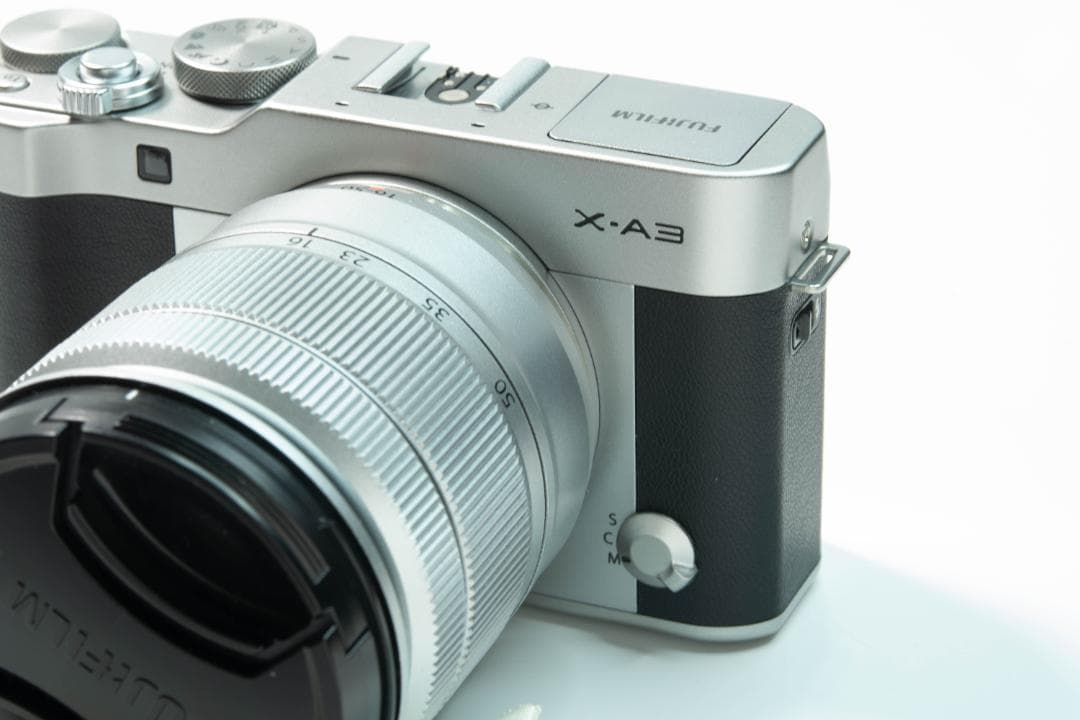 FUJI・X-A3とレンズXC16-50mmのセット