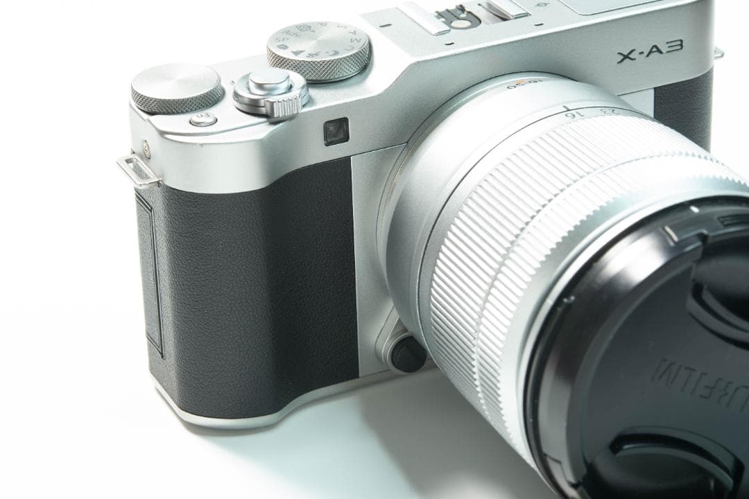 FUJI・X-A3とレンズXC16-50mmのセット