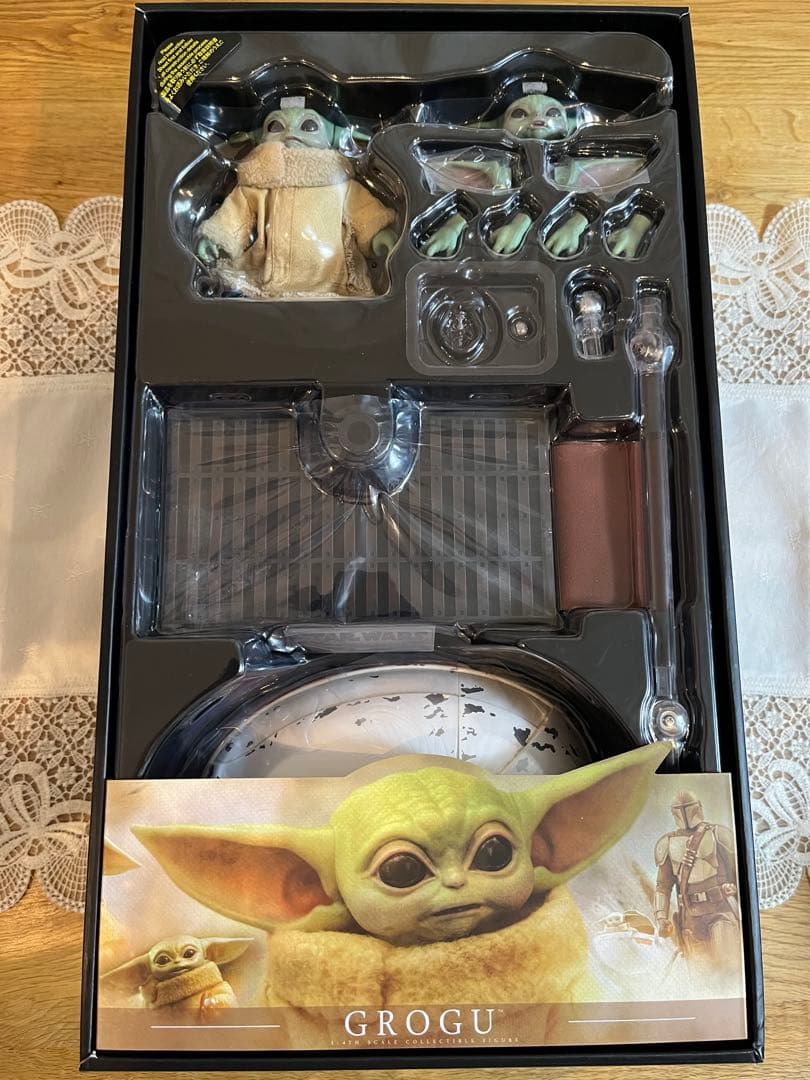 ホットトイズ QS018マンダロリアン 1/4フィギュアザ・チャイルドグローグー