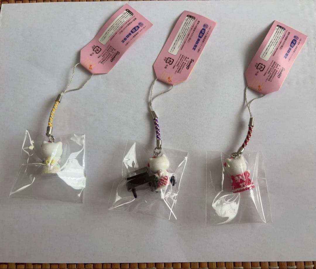 ロ*ズ様 キティ　伊藤楽器限定　根付　3個