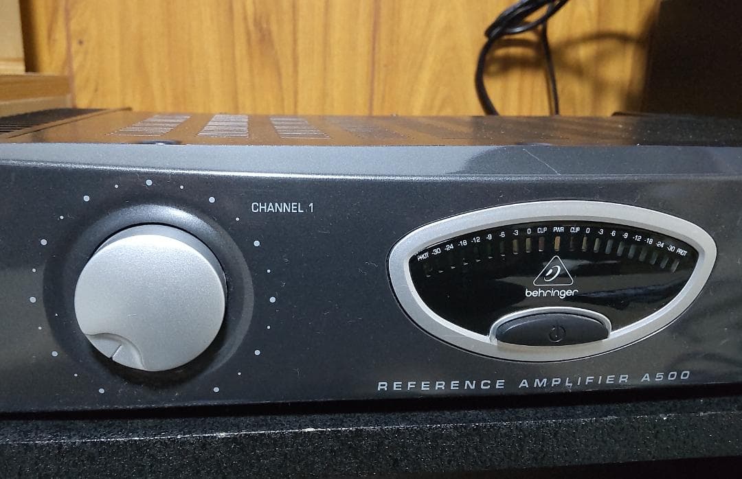 Behringer A500 パワーアンプ