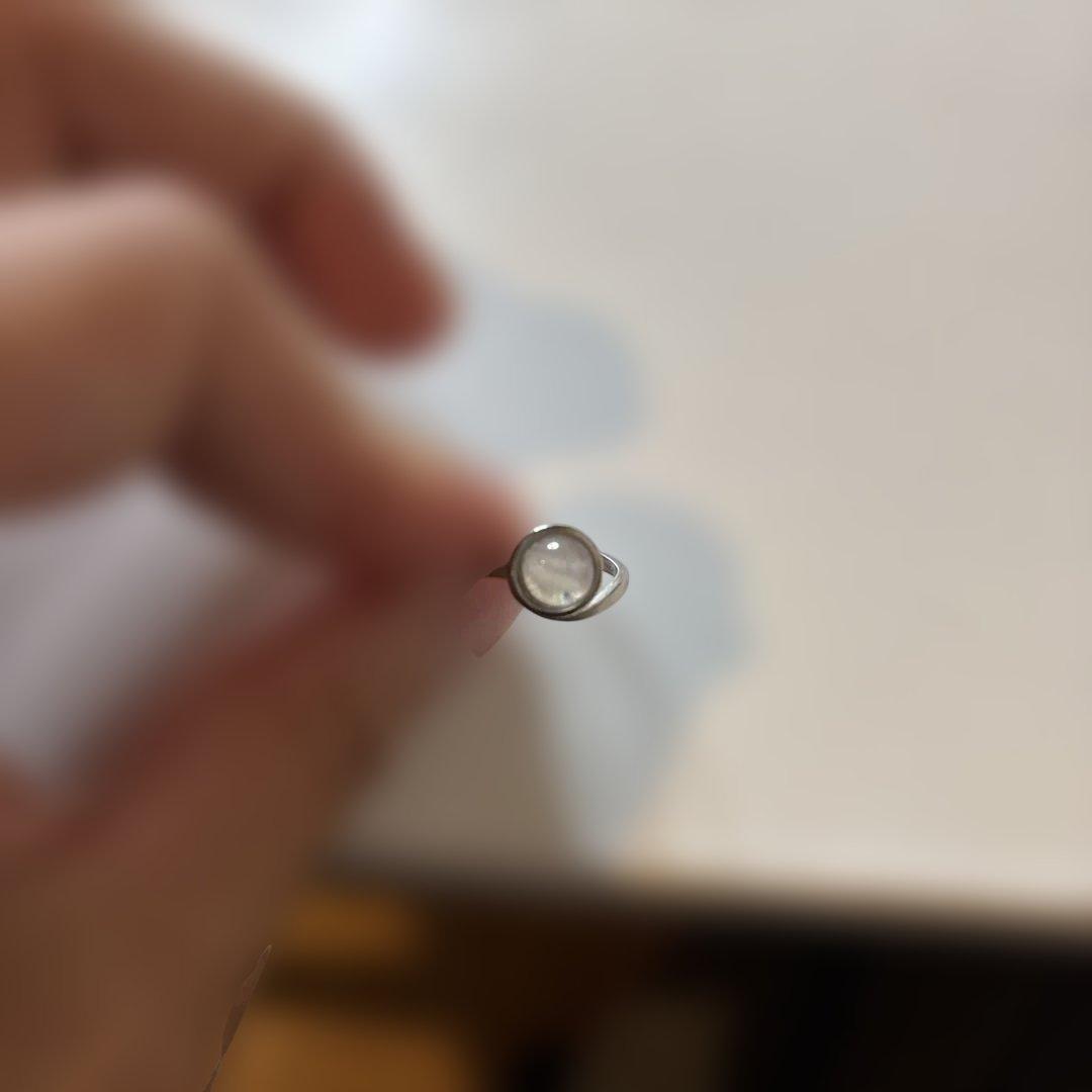 ムーンストーンの指輪！綺麗！フリーサイズ！