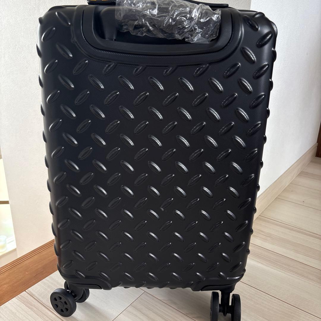 スーツケース　キャリーケース　キャタピラー　ブラックcaterpillar
