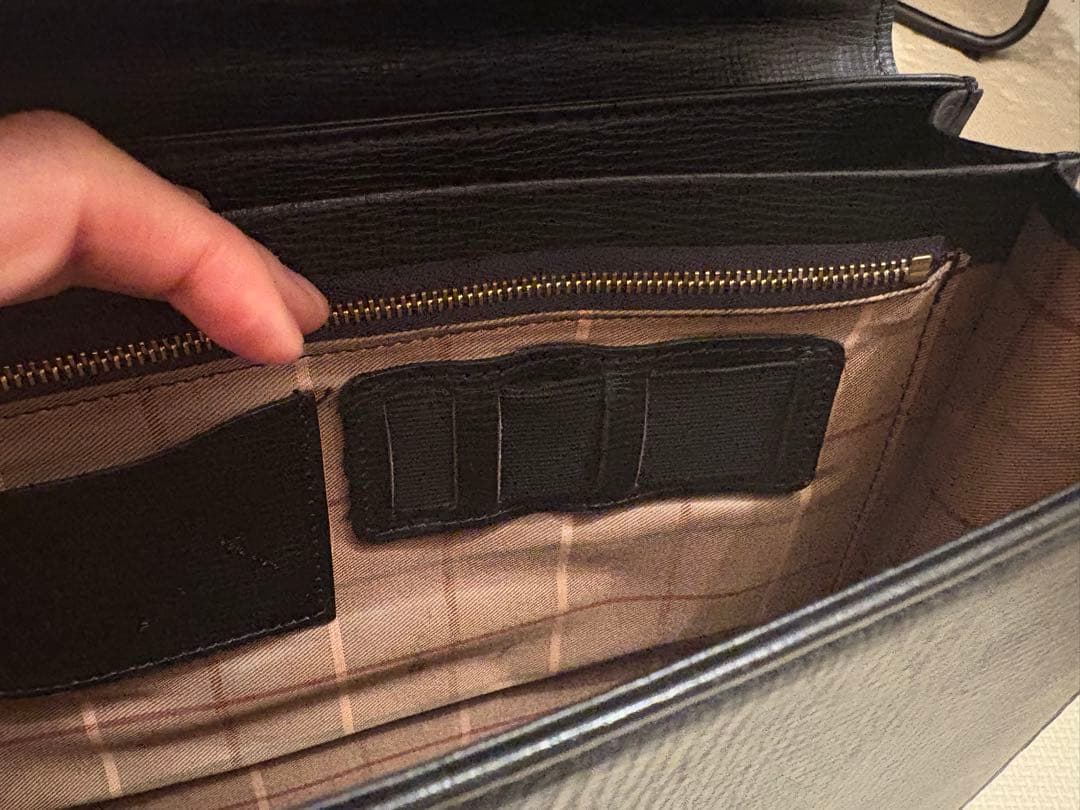 BURBERRY 本革 ブリーフケース 黒 書類バッグ 鍵なし