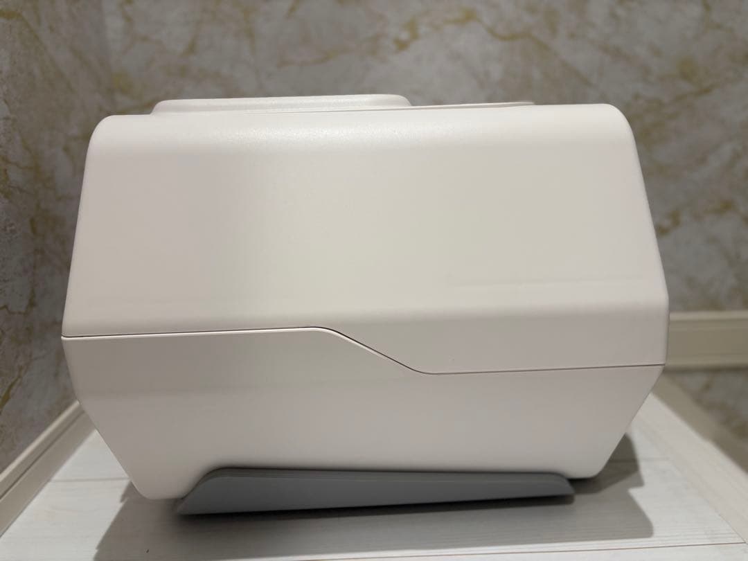 【美品　未使用】自動AI猫トイレ 多頭飼い可能　健康状態把握　使い捨てシート付き