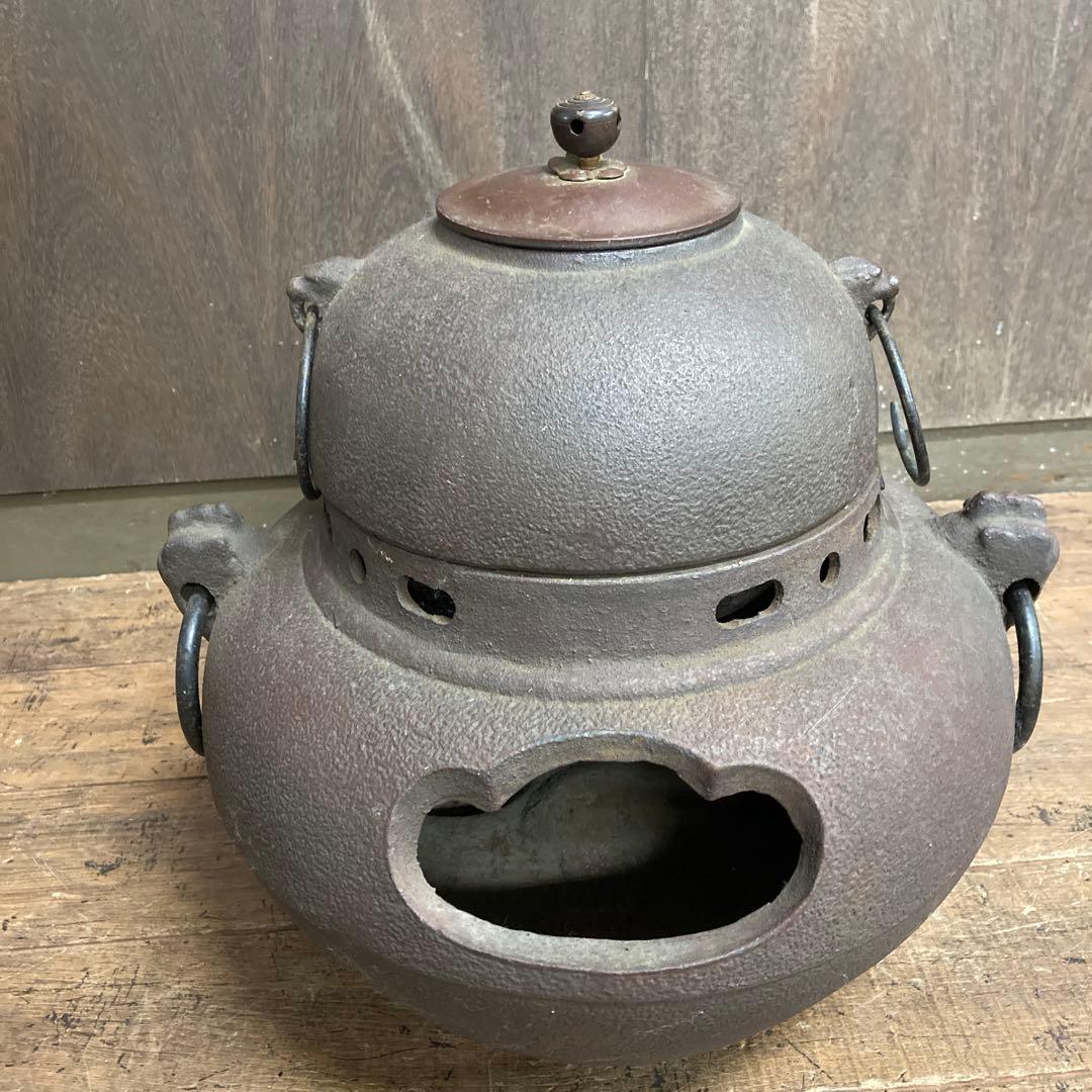 E4 古鉄 鉄瓶 風炉釜 鉄釜 茶道具 囲炉裏 火鉢 古民具 炭火 骨董 骨董品