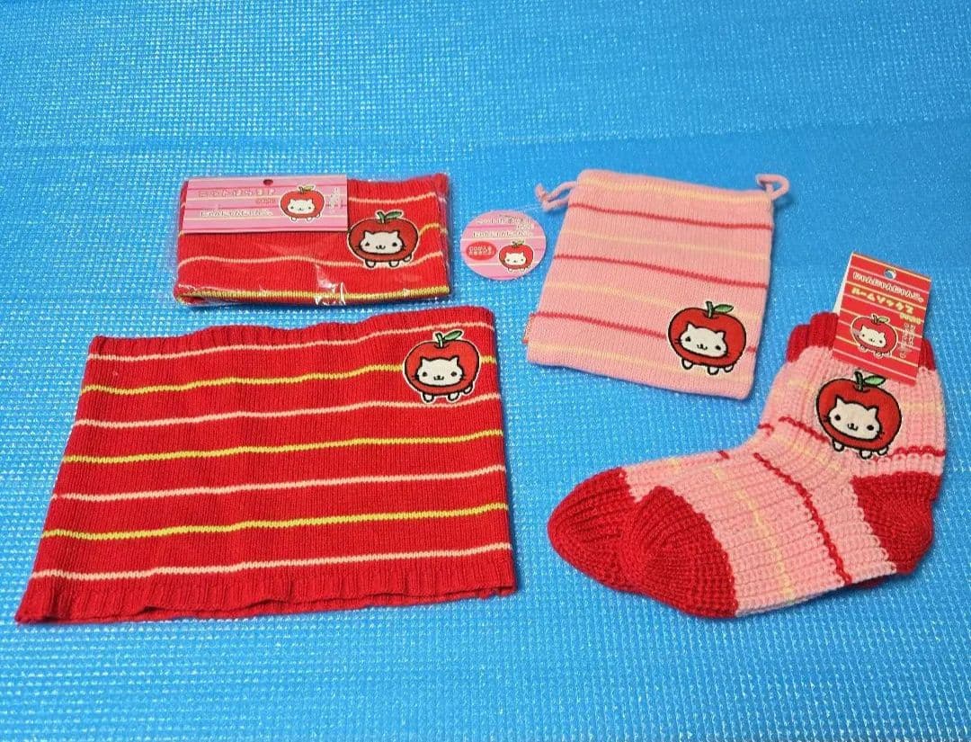 ☆新品未使用☆ にゃんにゃんにゃんこ 腹巻き・ポーチ・靴下 4点セット